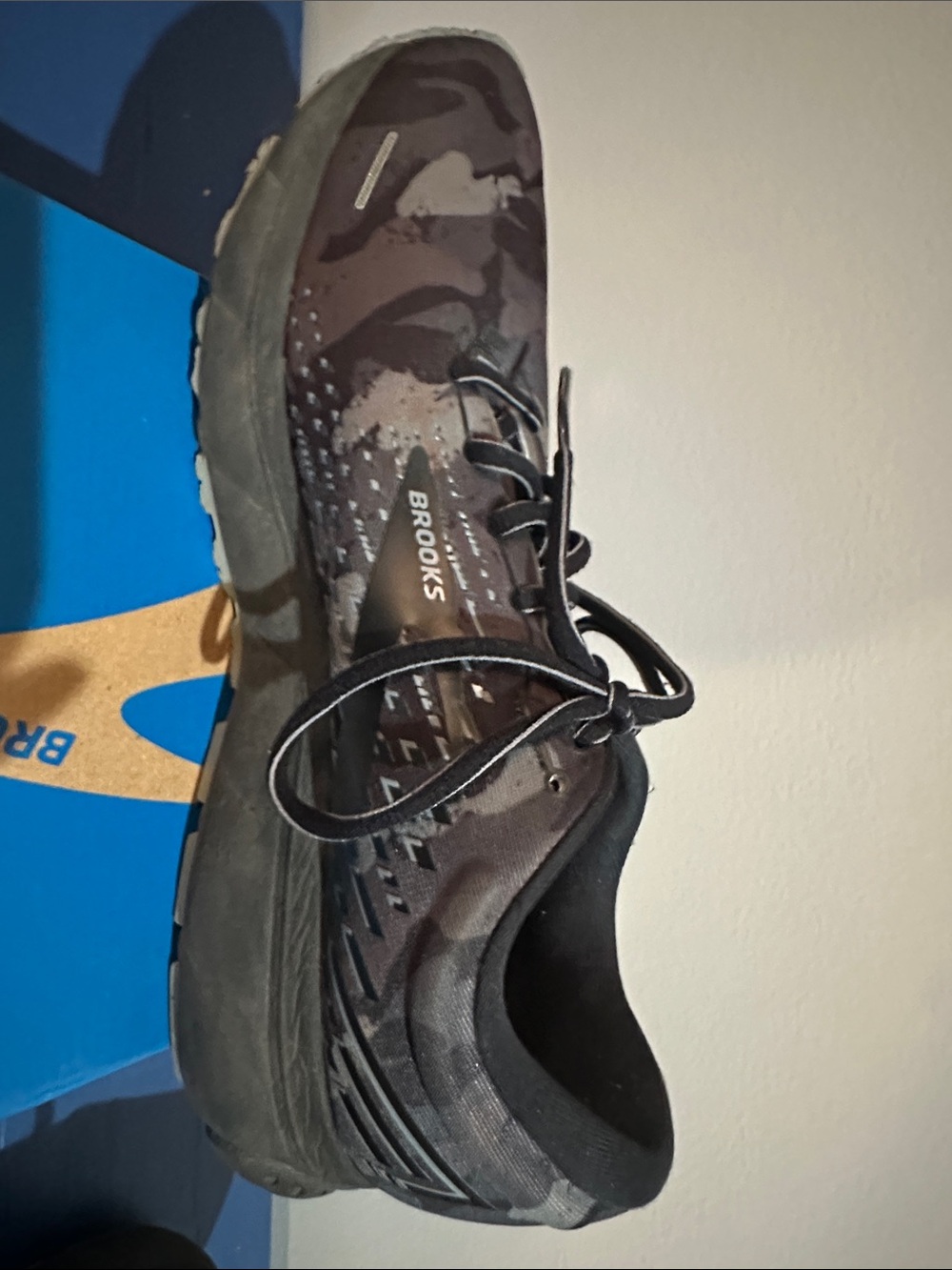 Brooks Men's Camo-Pattern Running Shoes - Black & Gray - Picture 4 of 10